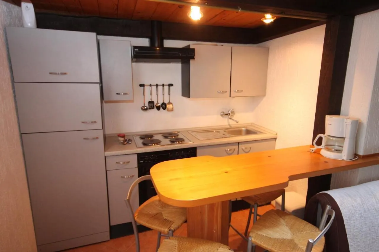 Studio Merag 7877A Cres Apartment